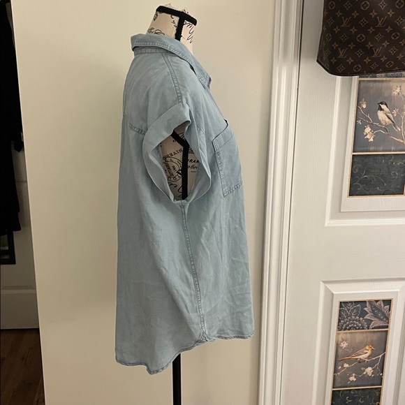 Calvin Klein Light Blue Button Down Shirt - Picture 3 of 11